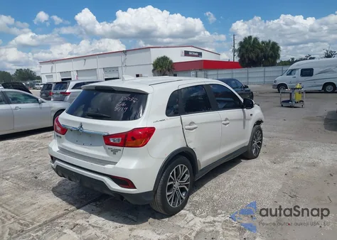 2018 Mitsubishi Outlander Sport 2.4 Se z USA, uszkodzony, nr VIN JA4AP3AW8JU020103